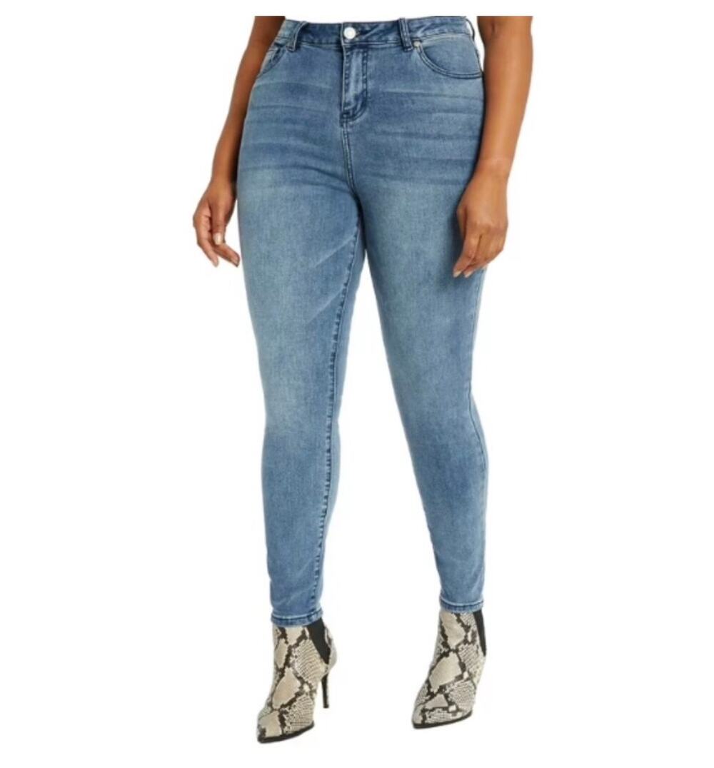 Eloquii women's Stretch High Rise Skinny Jeans in Size 18. Medium Wash